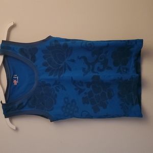 PUMA Women’s scoop neck workout tank top, size large